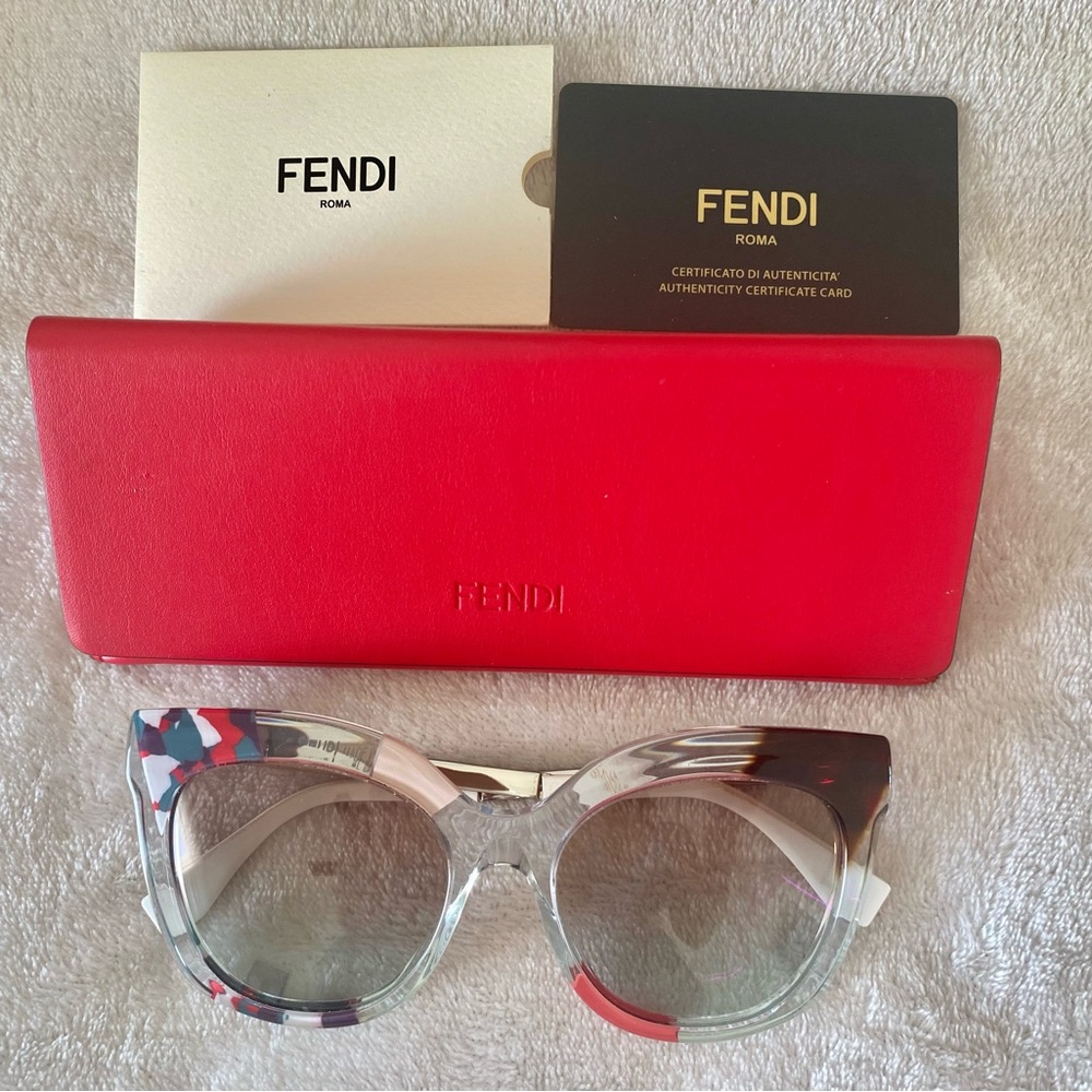 FENDI RETRO Set - Sunglasses w/Case + Authenticity Card